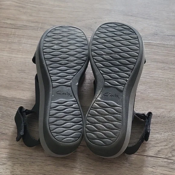 Clarks Cloudsteppers sandals women's 6 black criss-cross adjustable heel strap - Picture 8 of 9